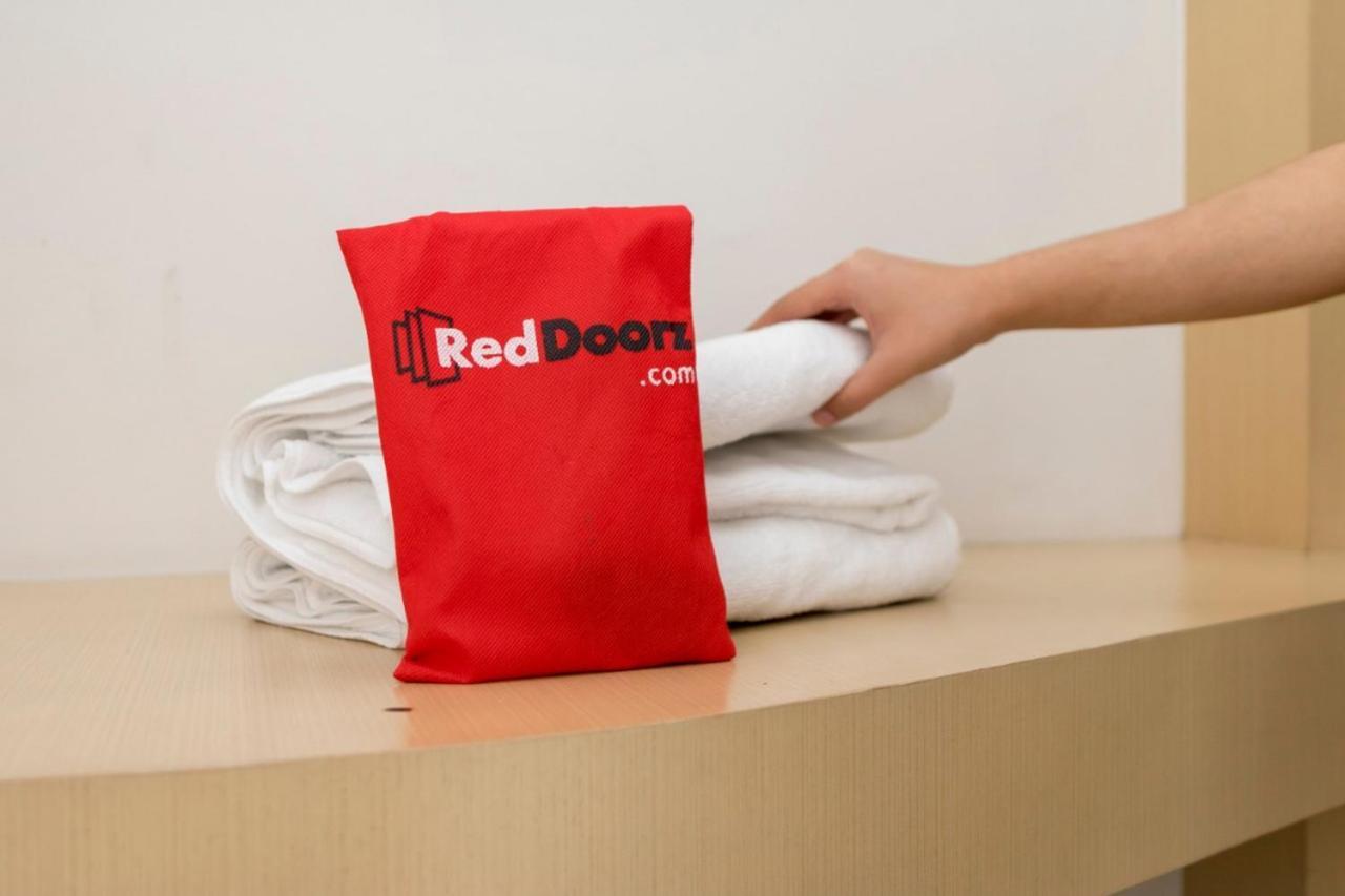 Reddoorz Hostel @ Manado Green Hostel Bagian luar foto